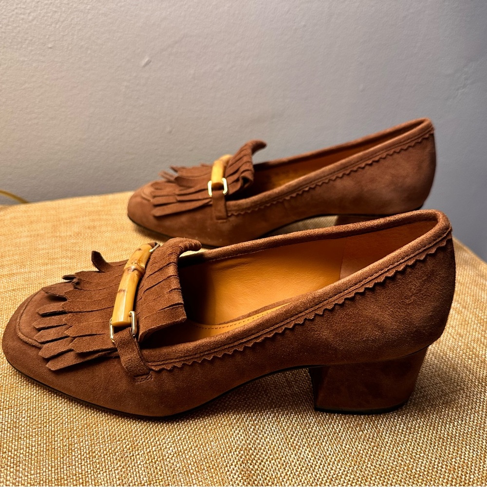 Beautiful suede moccasín in very good condition!! Wear once!!